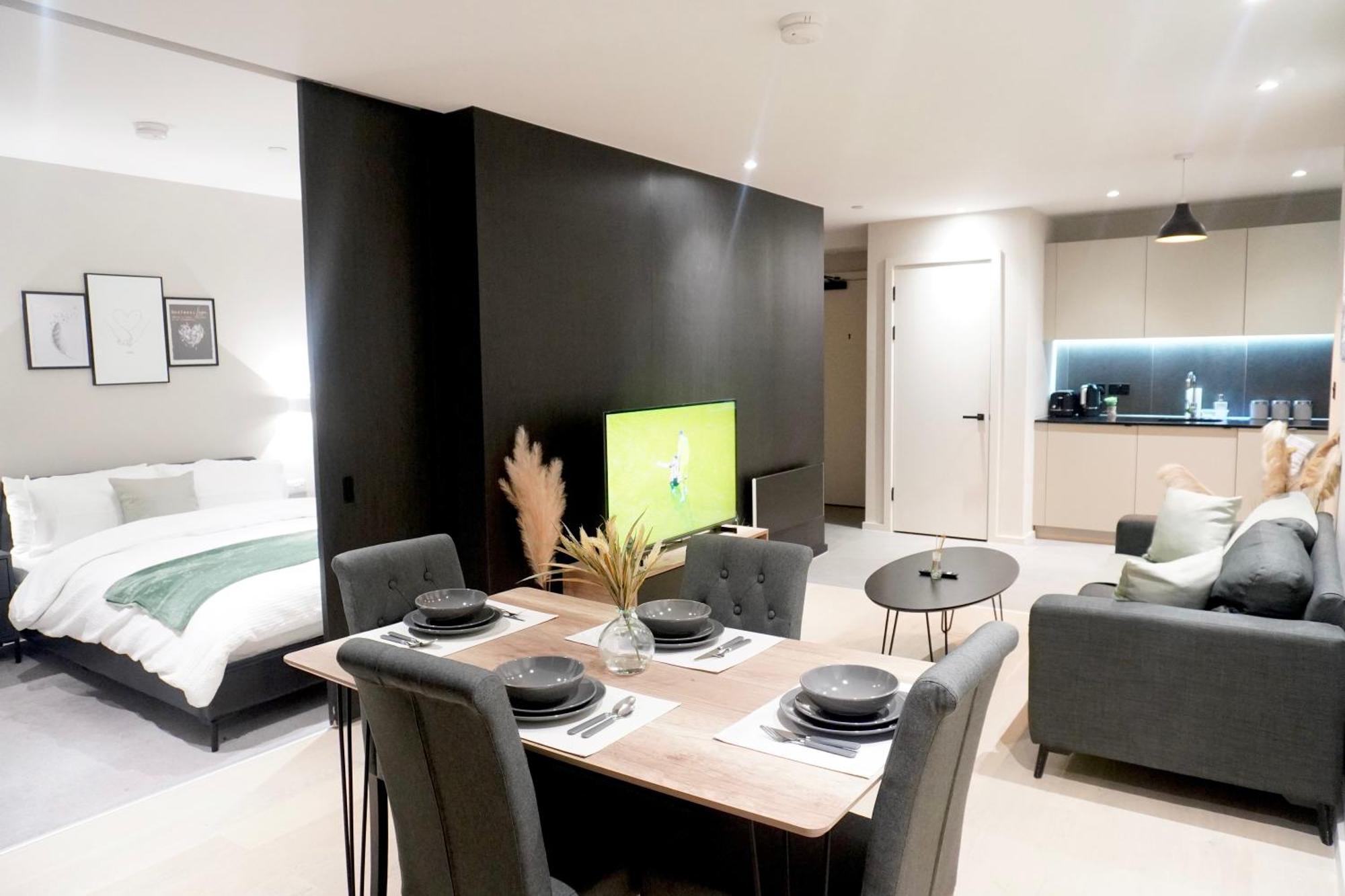 Central Manchester Luxury 2 Bed Apartment With Balcony Екстериор снимка