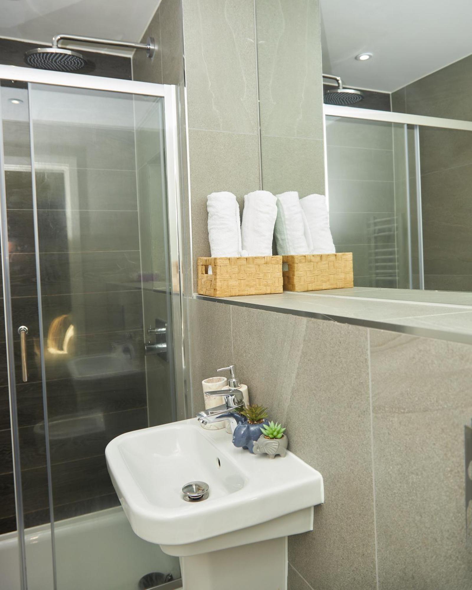 Central Manchester Luxury 2 Bed Apartment With Balcony Екстериор снимка